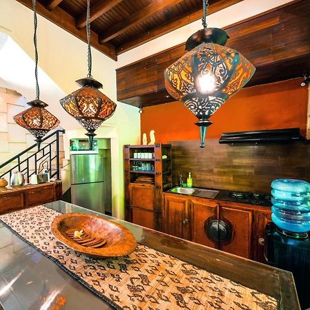 De Cinta Villa - Kuta - 5 Bedrooms - Heart Of Kuta المظهر الخارجي الصورة