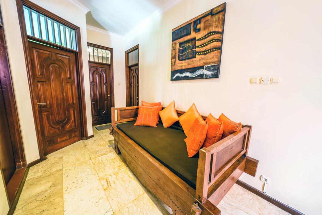 De Cinta Villa - Kuta - 5 Bedrooms - Heart Of Kuta المظهر الخارجي الصورة