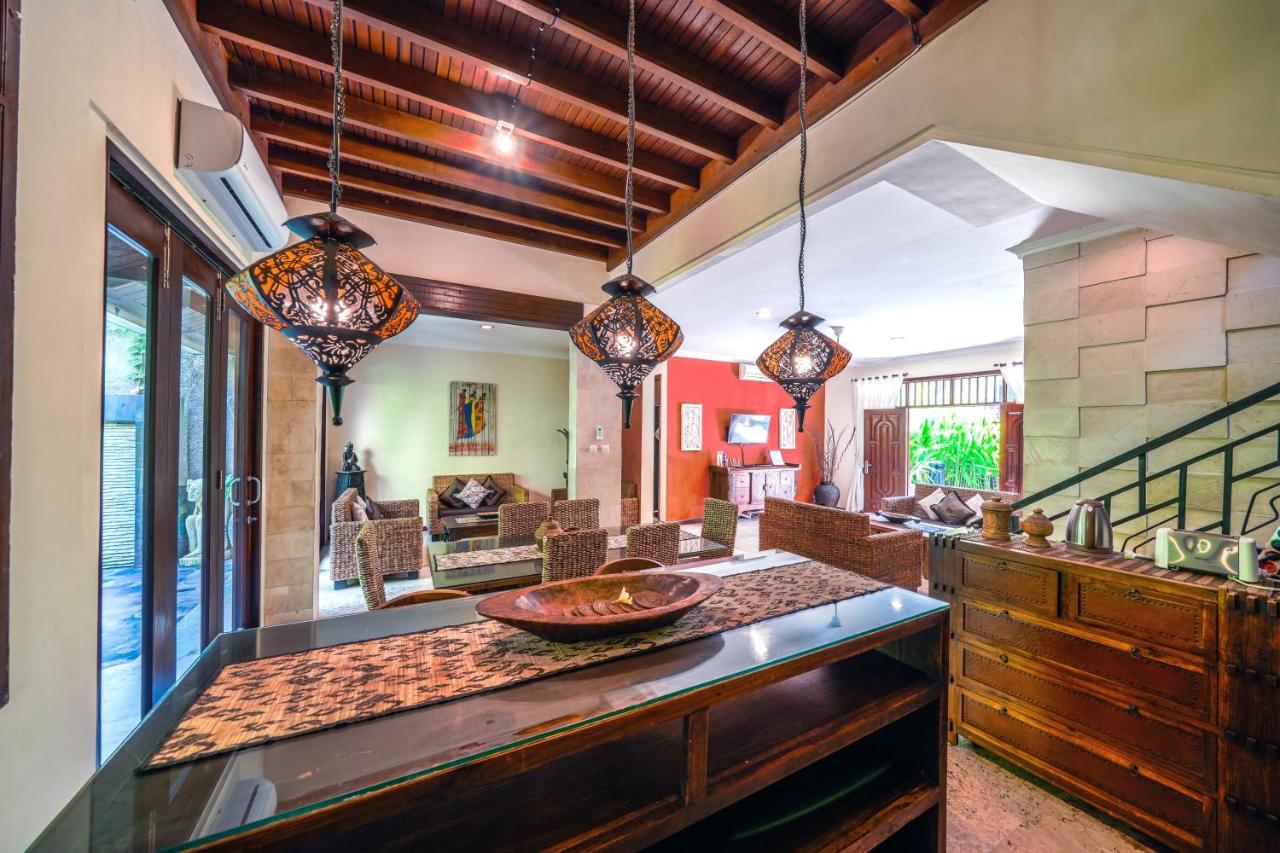 De Cinta Villa - Kuta - 5 Bedrooms - Heart Of Kuta المظهر الخارجي الصورة