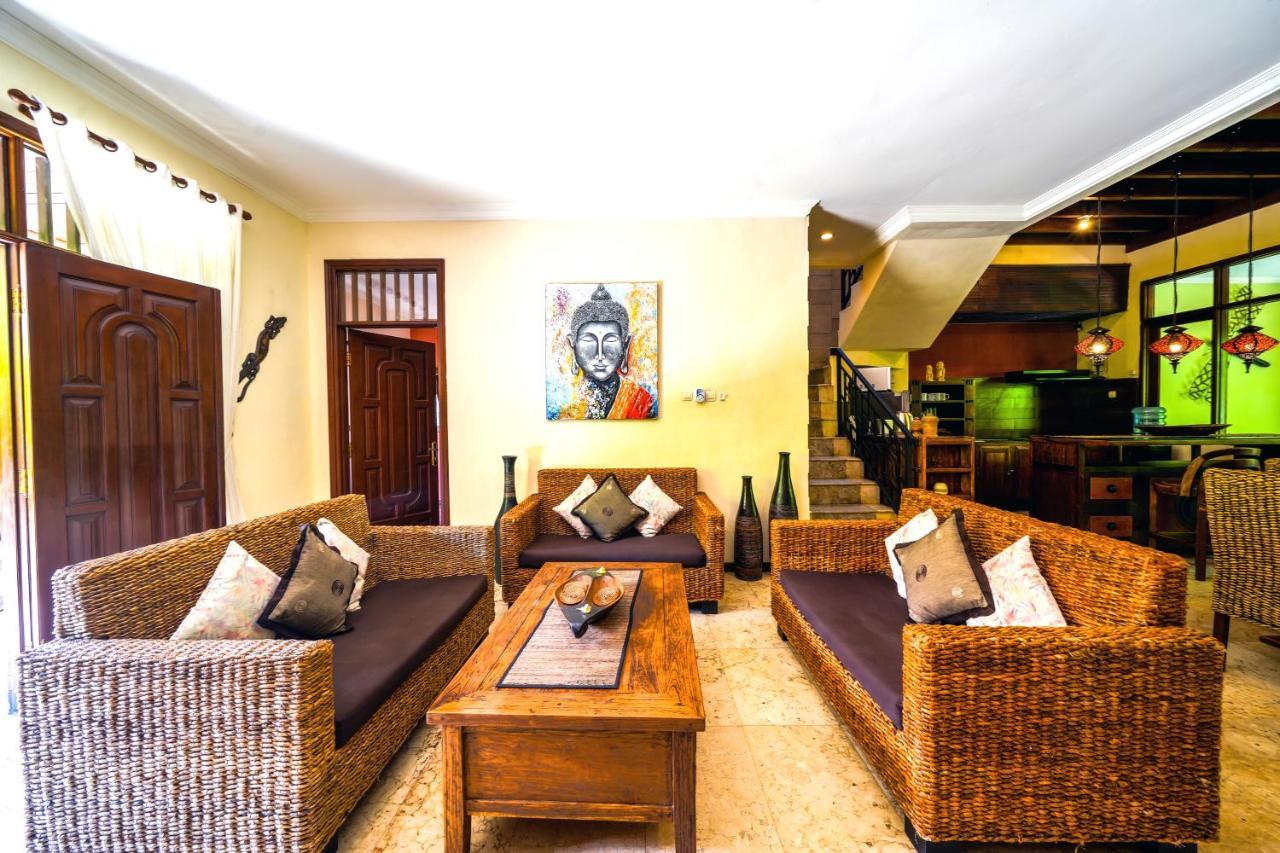 De Cinta Villa - Kuta - 5 Bedrooms - Heart Of Kuta المظهر الخارجي الصورة